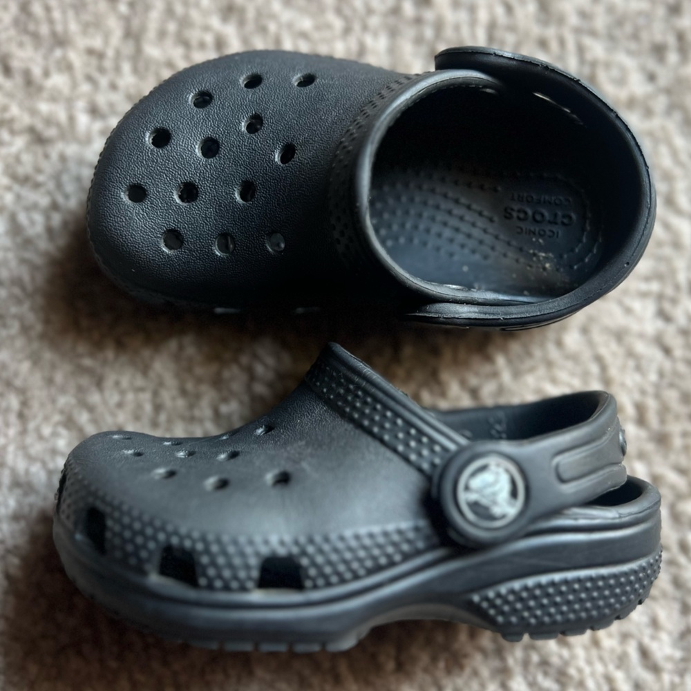 Baby/Toddler Black Crocs Size 6C